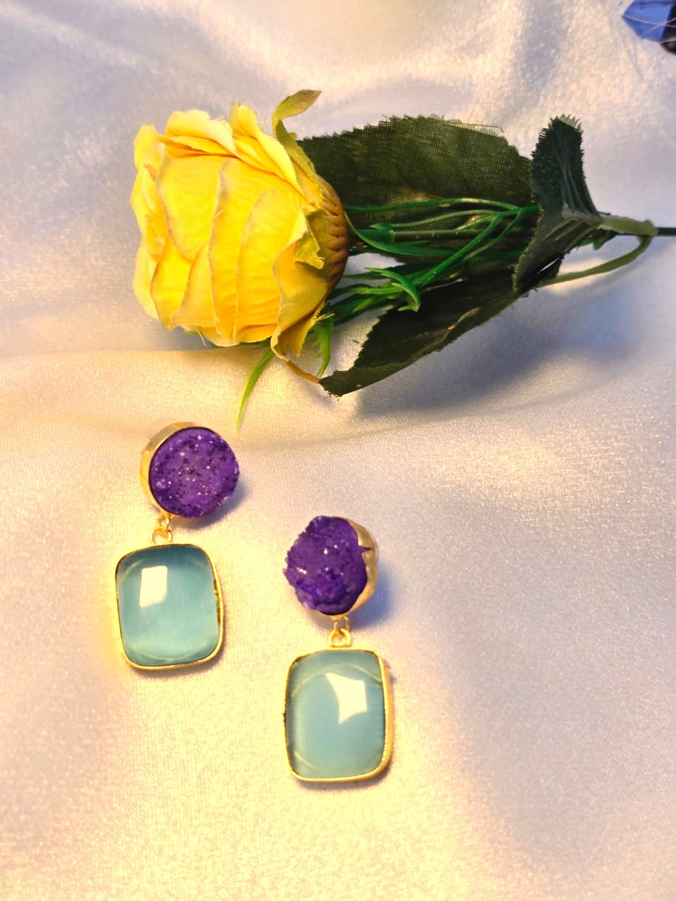 Dangle earring, statement stone earring