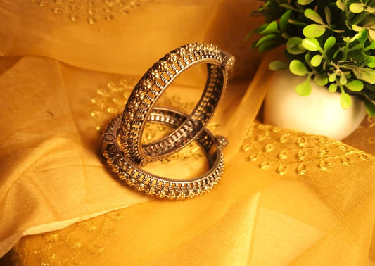 Dual Tone Antique Floral Kada Bangles ( in pair ) – Oxidised Silver & Gold Openable Ethnic Bangles for Women