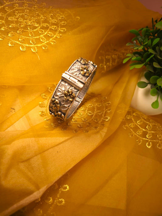 Dual Tone Floral Oxidised Kada Bangle (Single piece )