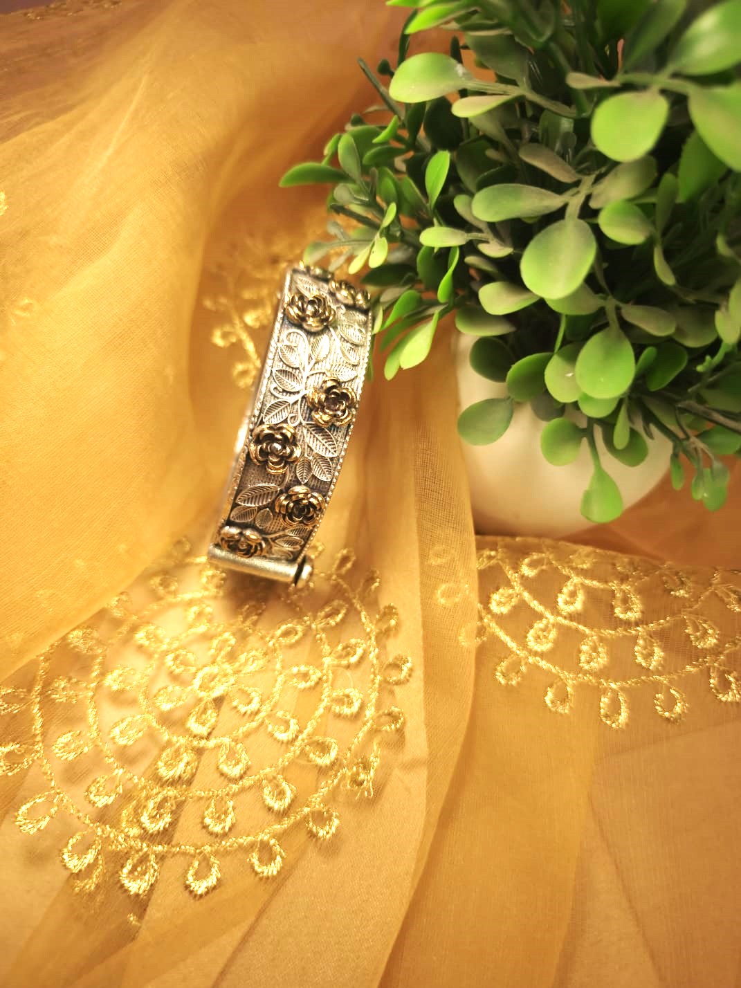 Dual Tone Floral Oxidised Kada Bangle (Single piece )