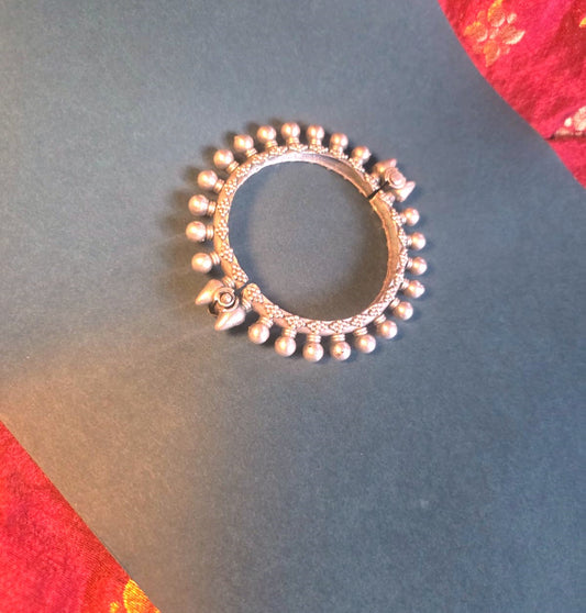 Traditional Oxidized Silver Openable Kada (Single kada )