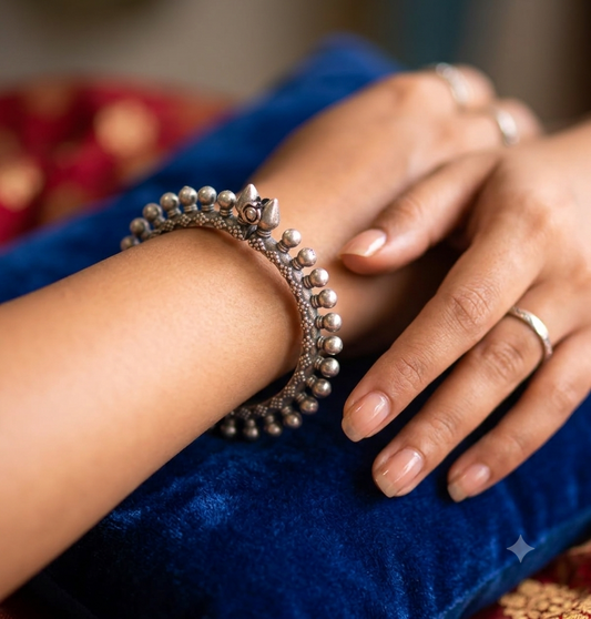 Traditional Oxidized Silver Openable Kada (Single kada )